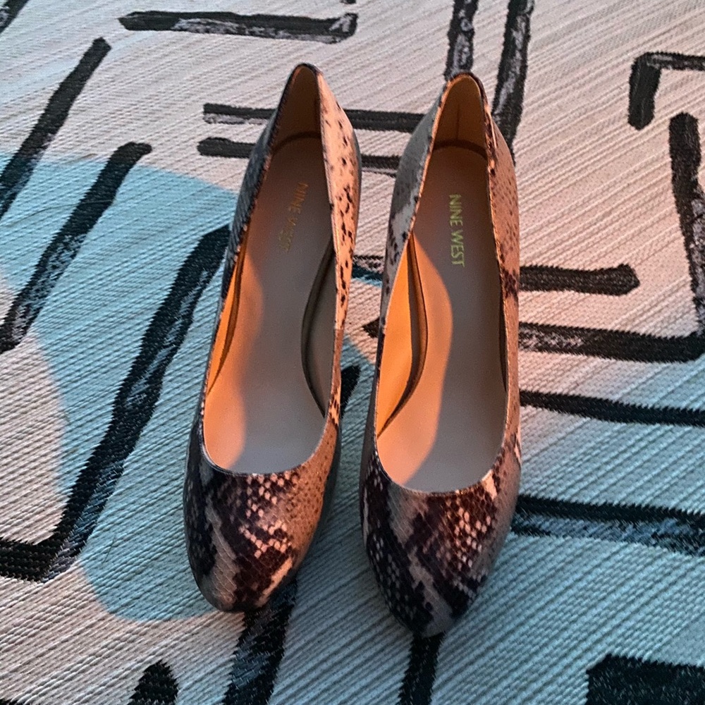 High heels (pumps)